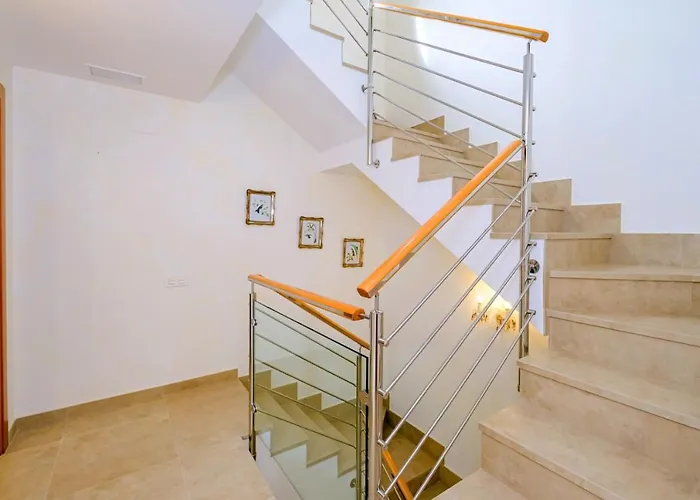 Gabriela Mistral Id119 Torrevieja